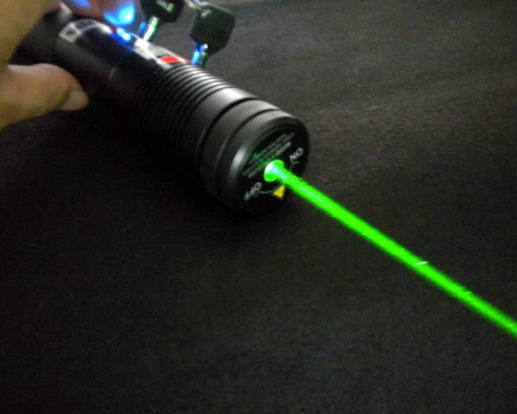 (image for) 532nm Green Laser Torch Flashlight Pointers 500mW Output Power - Click Image to Close